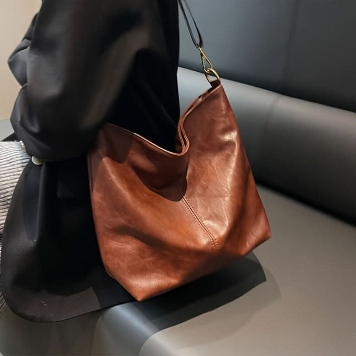 Ruby - Stylish bag with versatile compartments